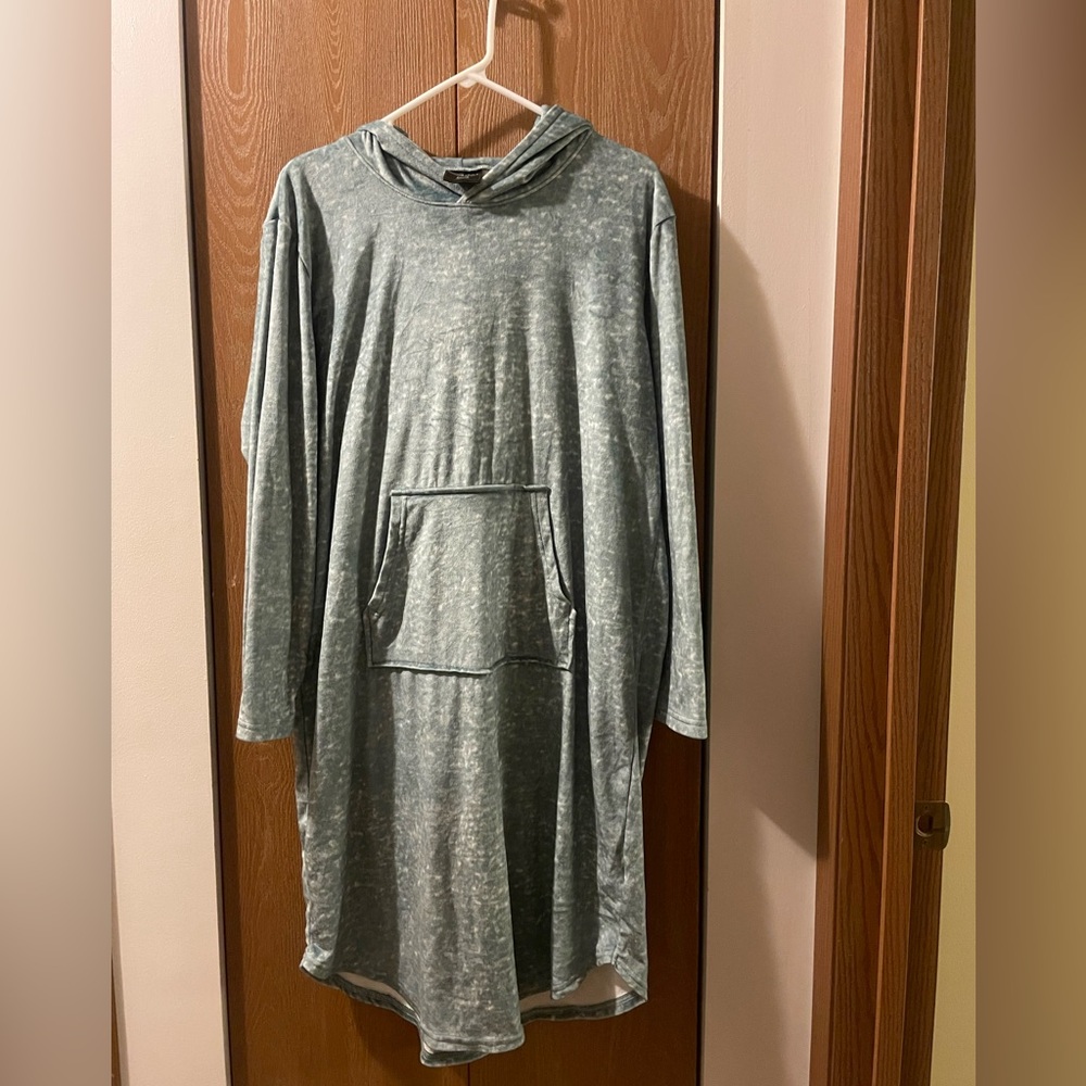 32 Degrees Women’s Plush Long Lounge Hoodie